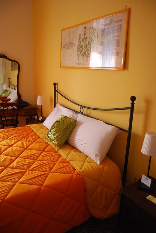 Bed And Breakfast Casa Mariella Nápoles Quarto foto