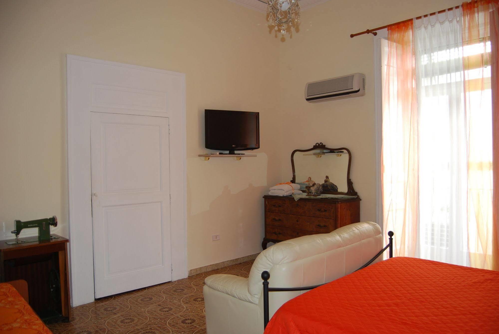 Bed And Breakfast Casa Mariella Nápoles Exterior foto